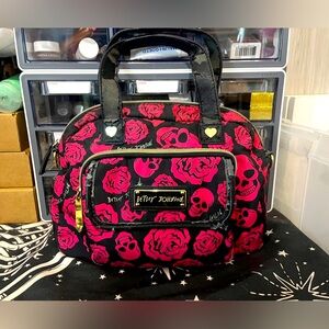 RARE HTF Betsey Johnson red and black SKULL skulls and roses handbag purse